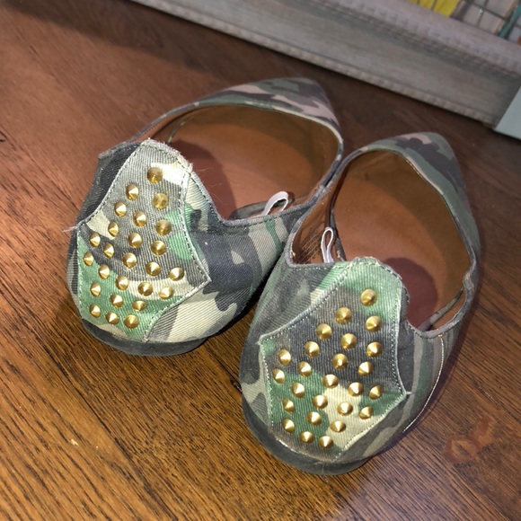 Camouflage Flats - Picture 2 of 3